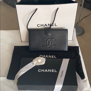 Chanel Caviar Black CC Wallet Authentic!!!!